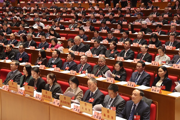 1737156762340295.jpg 省政協十三屆三次會議舉行第二次全體會議配(1426590)-20250118073107 - 副本.JPG