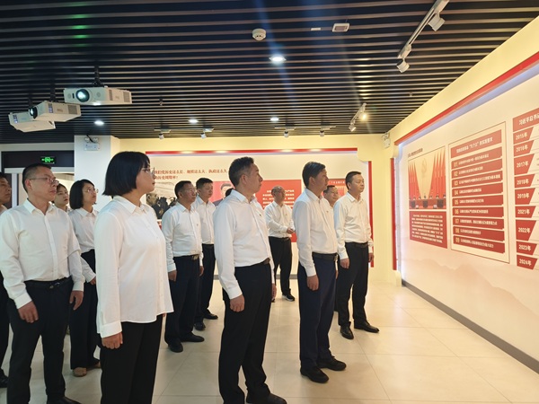 1738806292396150.jpg 組織政協機關干部參觀漢濱區檢察院反腐倡廉(1444372)-20250206093610.jpg